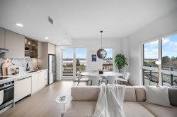 501-422 3rd Street E North Vancouver, BC V7L 0K1