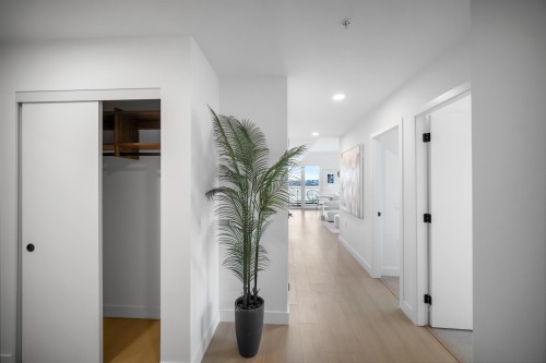 501-422 3Rd Street E, North Vancouver, BC 