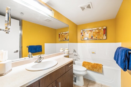 701-120 Milross Avenue, Vancouver, BC 