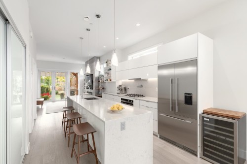 220 40Th Avenue E, Vancouver, BC 