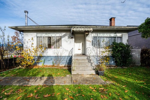 3205 3Rd Avenue E, Vancouver, BC 