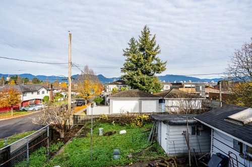 3205 3Rd Avenue E, Vancouver, BC 