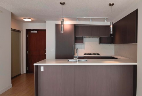 609-8833 Hazelbridge Way, Richmond, BC 