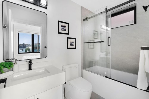 2-3310 Venables Street, Vancouver, BC 