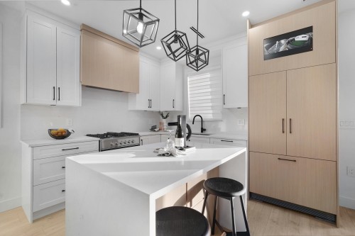 2-3310 Venables Street, Vancouver, BC 