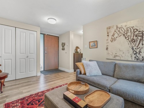 521-666 Leg In Boot Square, Vancouver, BC 