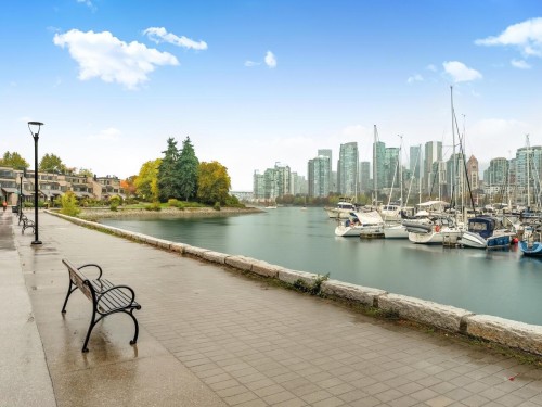 521-666 Leg In Boot Square, Vancouver, BC 