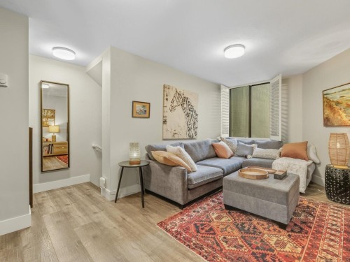 521-666 Leg In Boot Square, Vancouver, BC 