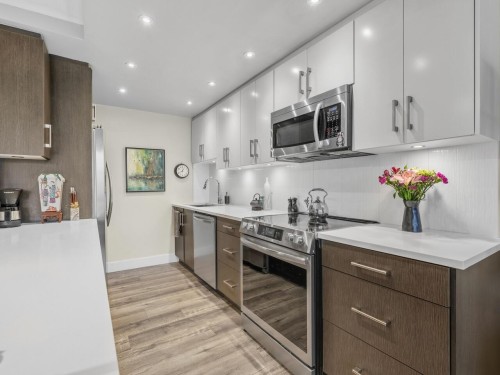 521-666 Leg In Boot Square, Vancouver, BC 