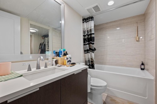 708-8699 Hazelbridge Way, Richmond, BC 