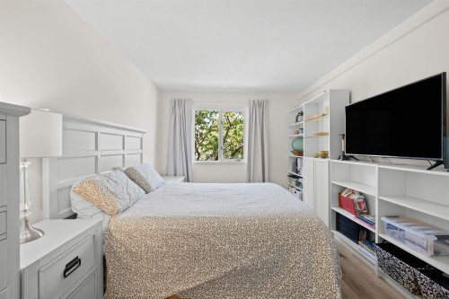 204-1528 Bowser Avenue, North Vancouver, BC 