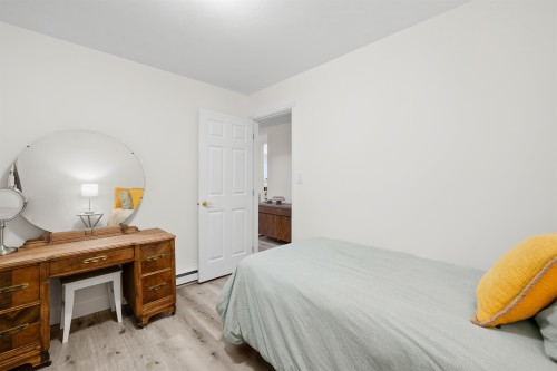 204-1528 Bowser Avenue, North Vancouver, BC 