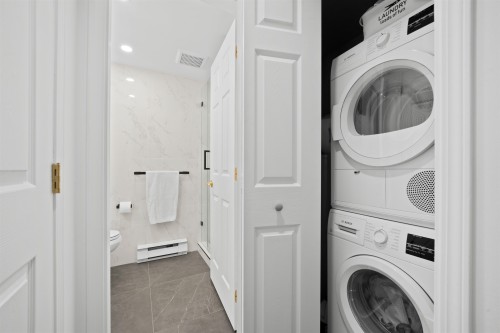 204-1528 Bowser Avenue, North Vancouver, BC 