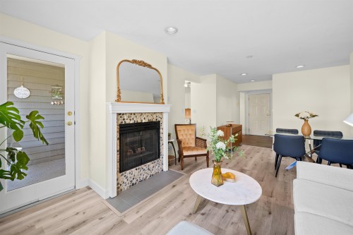 204-1528 Bowser Avenue, North Vancouver, BC 