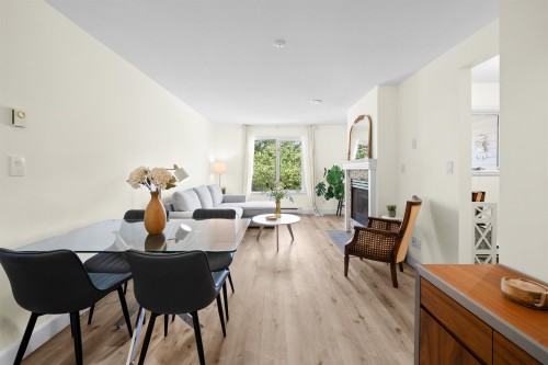 204-1528 Bowser Avenue, North Vancouver, BC 