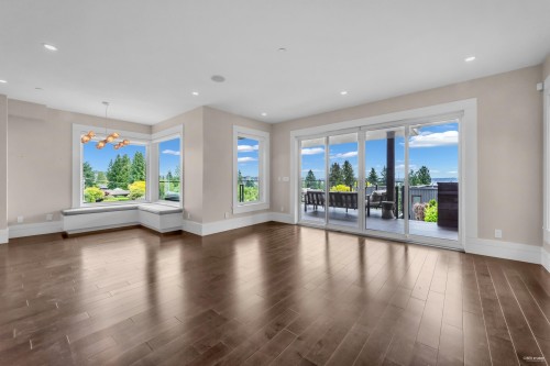 2548 Mathers Avenue, West Vancouver, BC 