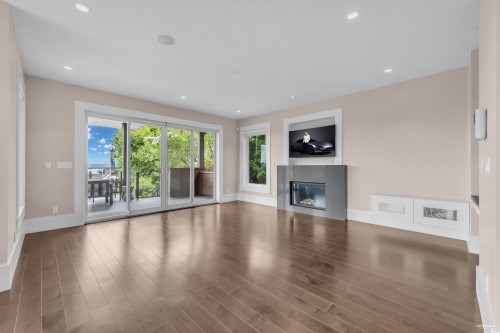 2548 Mathers Avenue, West Vancouver, BC 