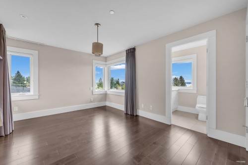 2548 Mathers Avenue, West Vancouver, BC 