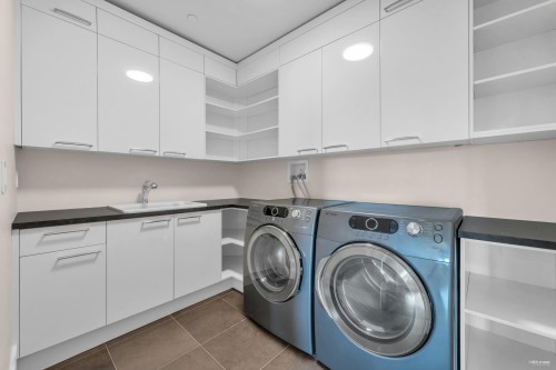 2548 Mathers Avenue, West Vancouver, BC 