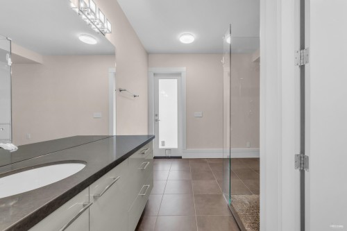 2548 Mathers Avenue, West Vancouver, BC 