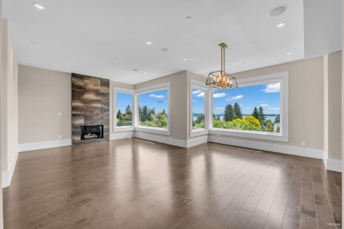 2548 Mathers Avenue, West Vancouver, BC 