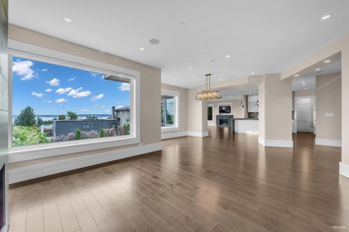 2548 Mathers Avenue, West Vancouver, BC 