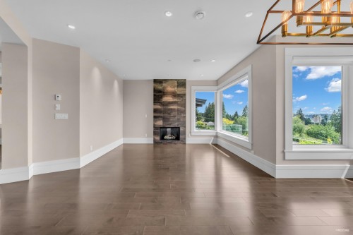 2548 Mathers Avenue, West Vancouver, BC 