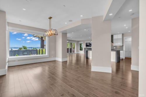 2548 Mathers Avenue, West Vancouver, BC 