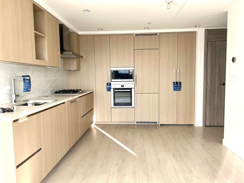 25Xx-4720 Lougheed Highway, Burnaby, BC 