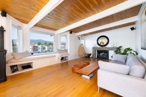 A27-415 Esplanade Avenue W, North Vancouver, BC 