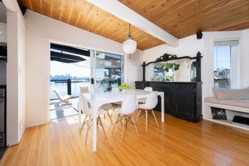 A27-415 Esplanade Avenue W, North Vancouver, BC 