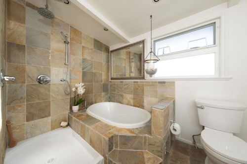 A27-415 Esplanade Avenue W, North Vancouver, BC 