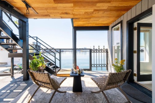 A27-415 Esplanade Avenue W, North Vancouver, BC 