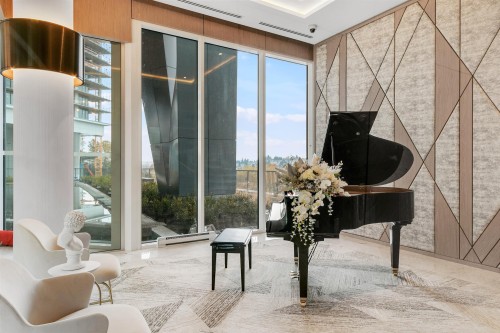 17Xx-4720 Lougheed Highway, Burnaby, BC 