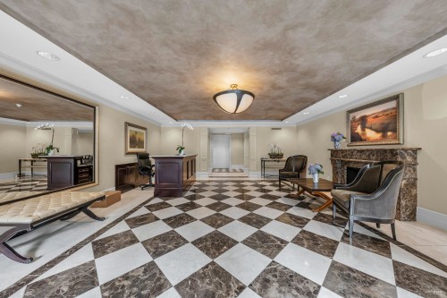 202-533 Waters Edge Crescent, West Vancouver, BC 