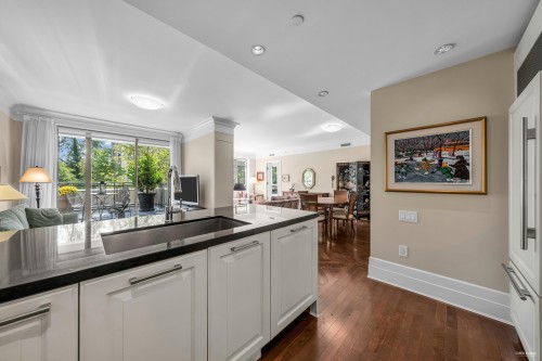 202-533 Waters Edge Crescent, West Vancouver, BC 