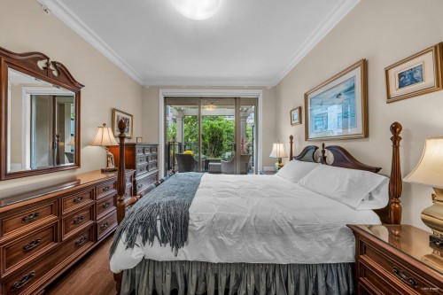 202-533 Waters Edge Crescent, West Vancouver, BC 