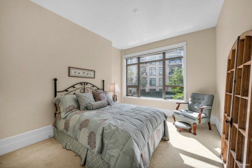 202-533 Waters Edge Crescent, West Vancouver, BC 