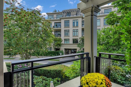 202-533 Waters Edge Crescent, West Vancouver, BC 