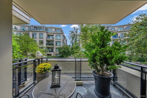 202-533 Waters Edge Crescent, West Vancouver, BC 