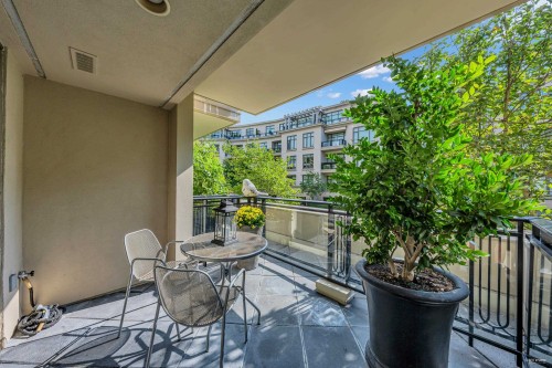 202-533 Waters Edge Crescent, West Vancouver, BC 