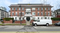 211-545 Foster Avenue  Coquitlam, BC V3J 0B3