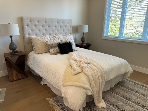 344 17Th Street E, North Vancouver, BC 