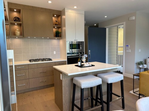 344 17Th Street E, North Vancouver, BC 