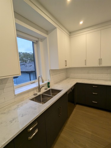 836 61St Avenue W, Vancouver, BC 