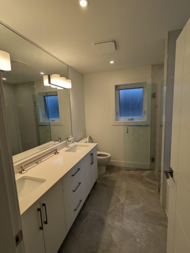 836 61St Avenue W, Vancouver, BC 