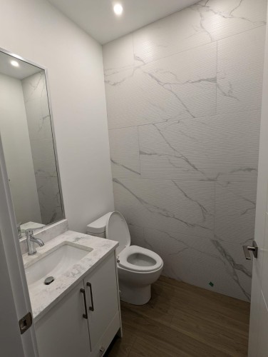 836 61St Avenue W, Vancouver, BC 