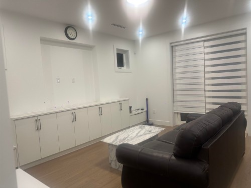 836 61St Avenue W, Vancouver, BC 