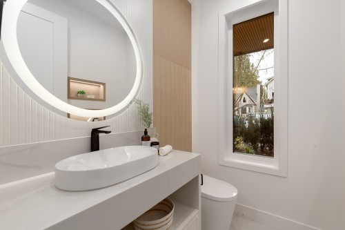 2-2976 13Th Avenue W, Vancouver, BC 