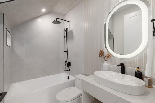 2-2976 13Th Avenue W, Vancouver, BC 